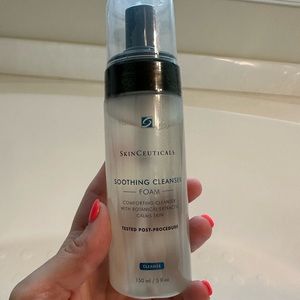 Skinceuticals Soothing Cleanser Face Wash